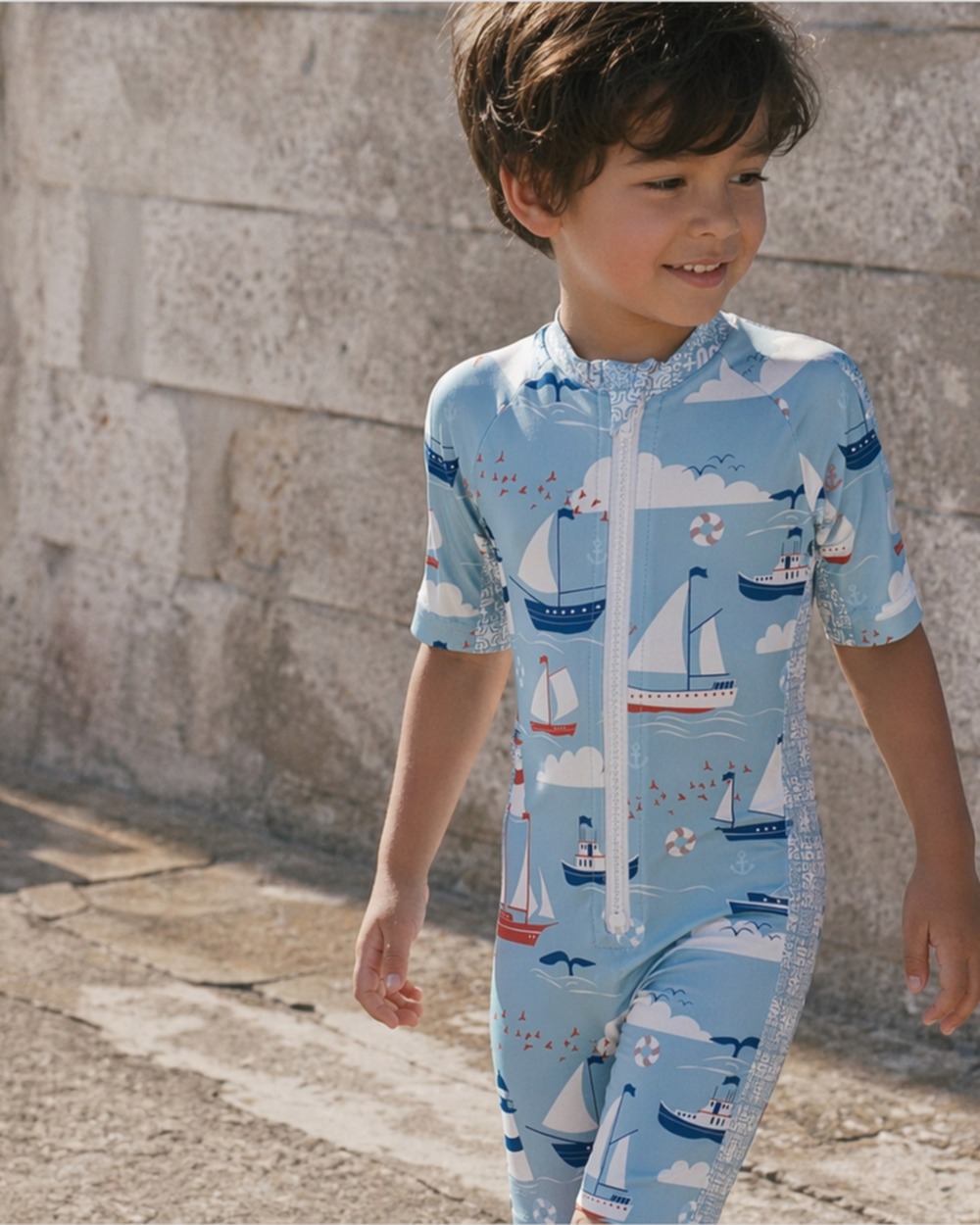 Combinaison anti-UV UPF 50+ enfant petitbateau — lifestyle vue 1