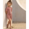 Combinaison anti-UV UPF 50+ enfant coquillage — lifestyle vue 1